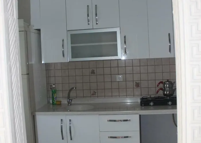 Yenimahalle New House ホテル